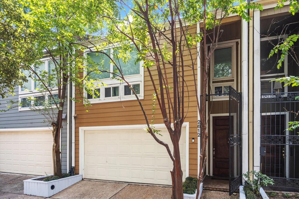 2612 Yupon Street, Houston, Texas image 3