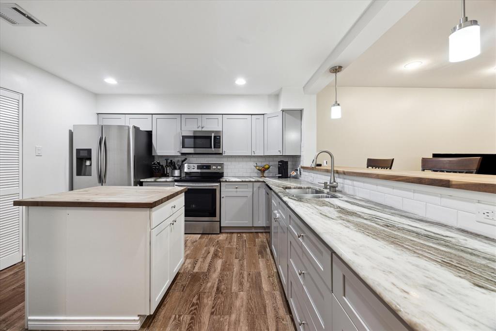 2612 Yupon Street, Houston, Texas image 9