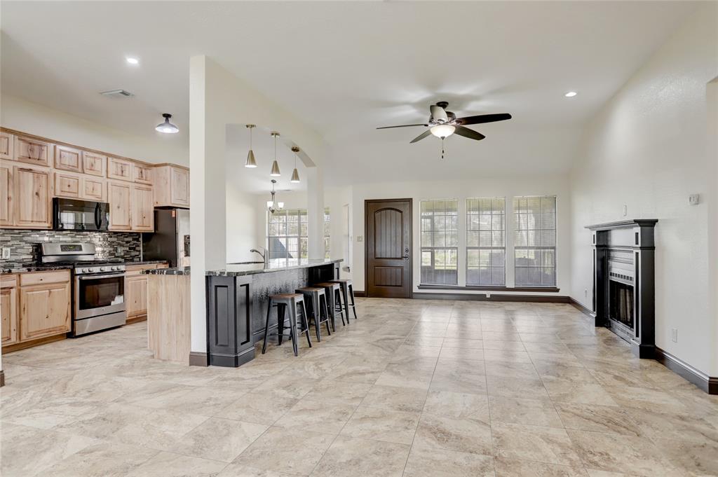 1004 Mockingbird Lane, Richwood, Texas image 2