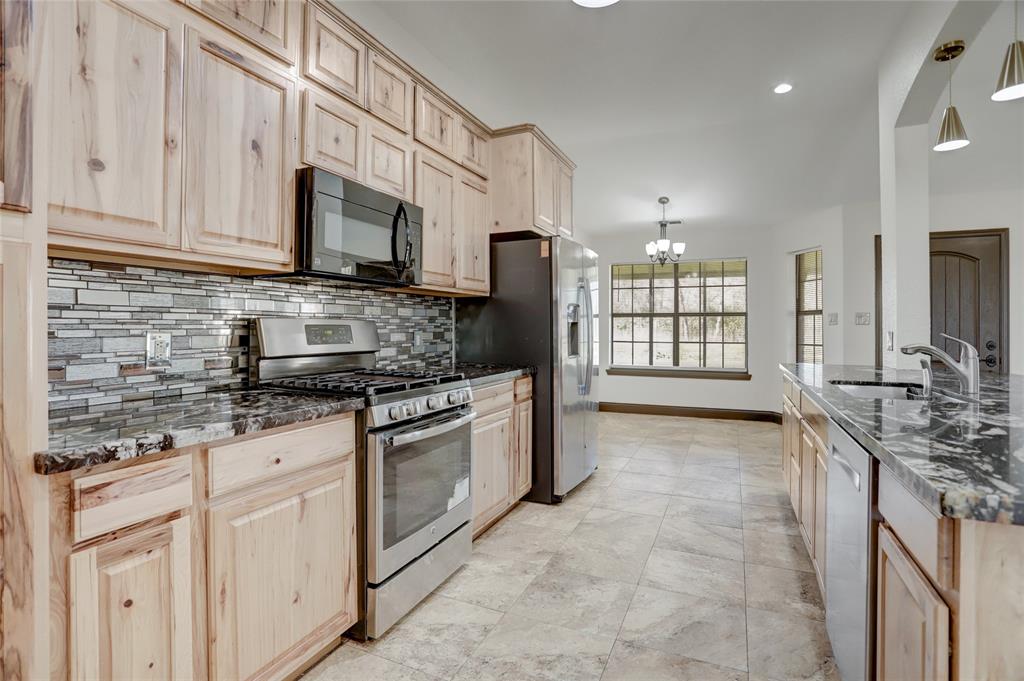 1004 Mockingbird Lane, Richwood, Texas image 4