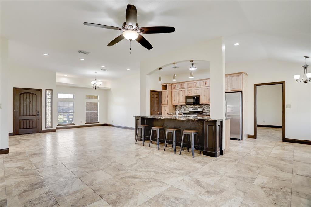 1004 Mockingbird Lane, Richwood, Texas image 3
