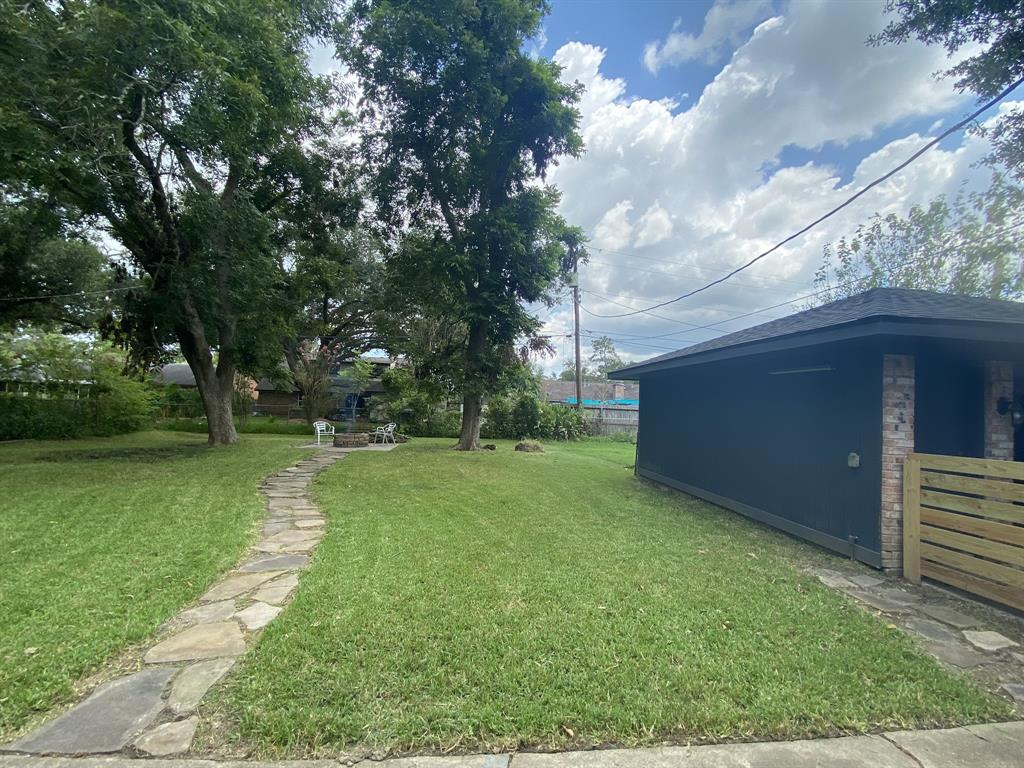 5108 Longshadow Drive Drive, Dickinson, Texas image 24