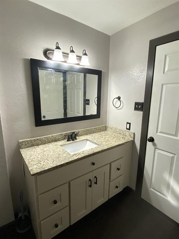 5108 Longshadow Drive Drive, Dickinson, Texas image 15