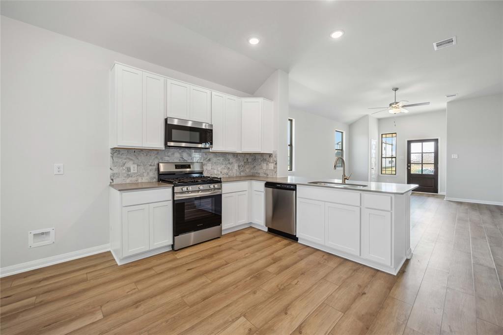 810 Tejas Village Parkway, Beasley, Texas image 10