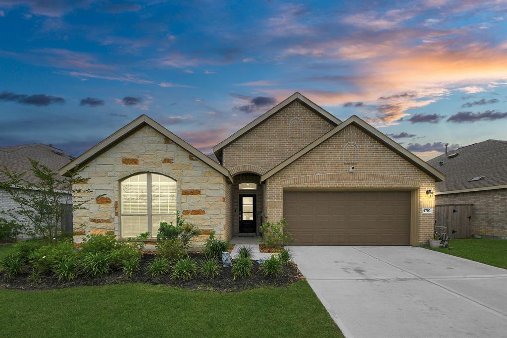 4710 Jasmine Heather Lane, Baytown, Texas image 2