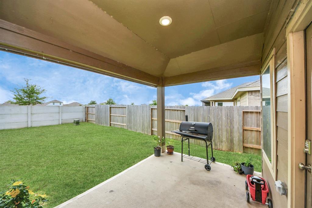 4710 Jasmine Heather Lane, Baytown, Texas image 26