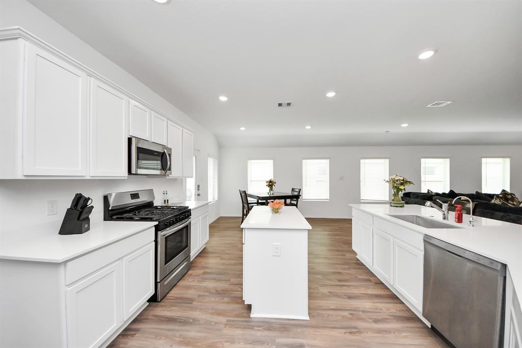 4710 Jasmine Heather Lane, Baytown, Texas image 18