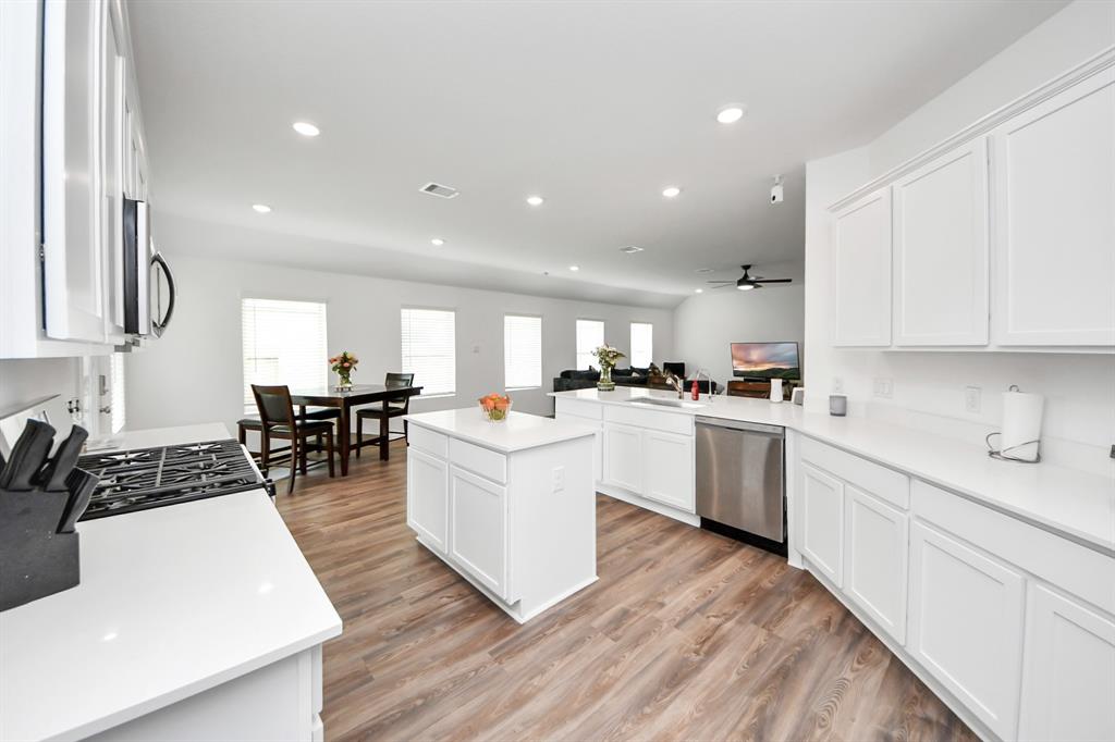 4710 Jasmine Heather Lane, Baytown, Texas image 17
