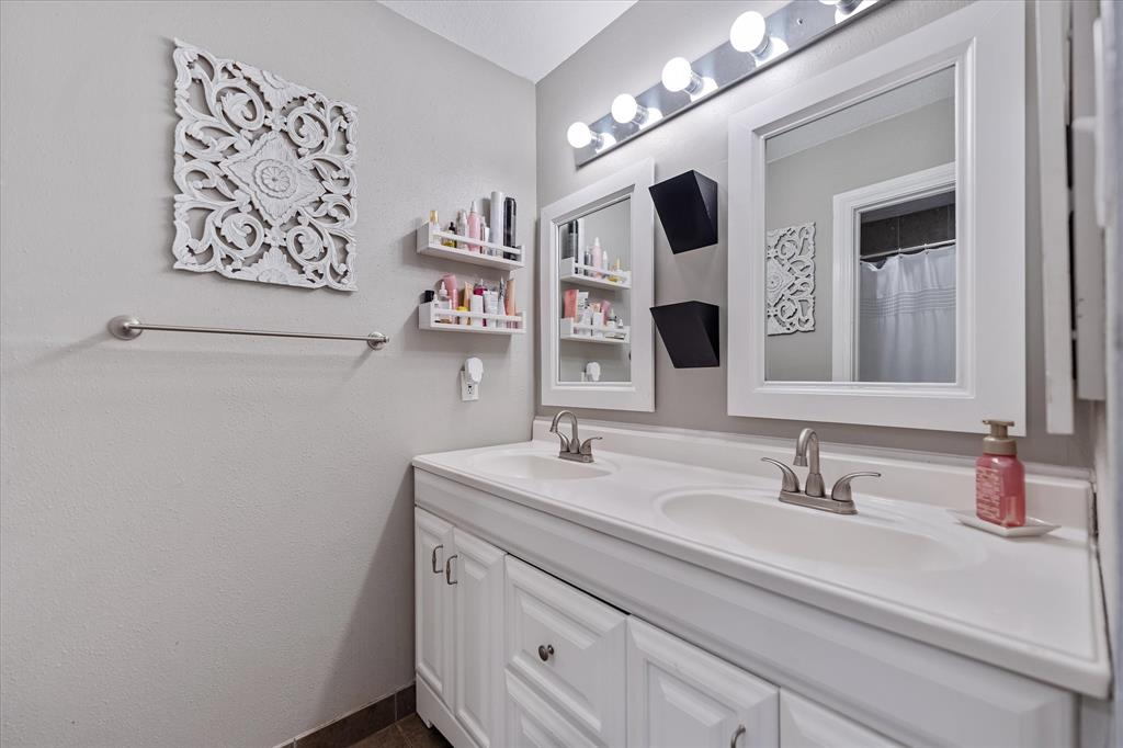 1201 Bering Drive #28, Houston, Texas image 24