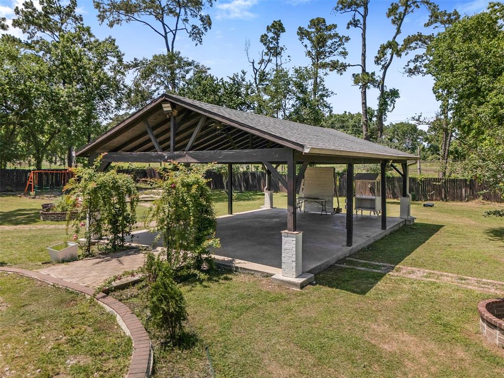 1302 Cherry Ln Ln, Crosby, Texas image 32