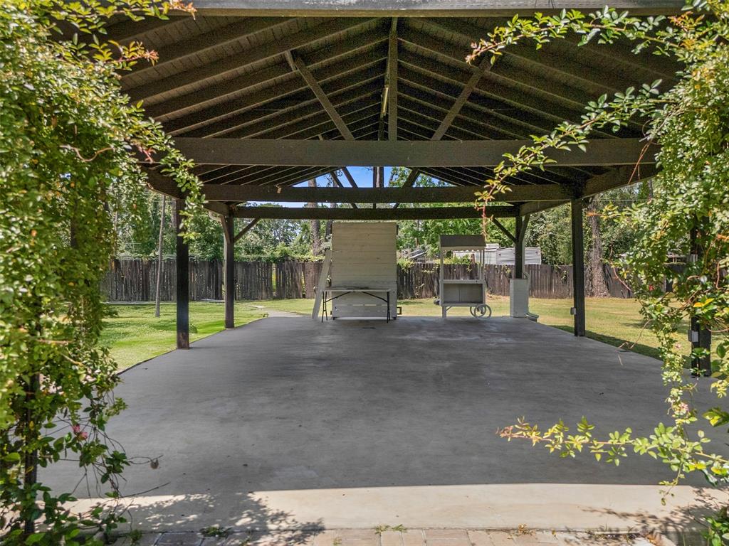1302 Cherry Ln Ln, Crosby, Texas image 33