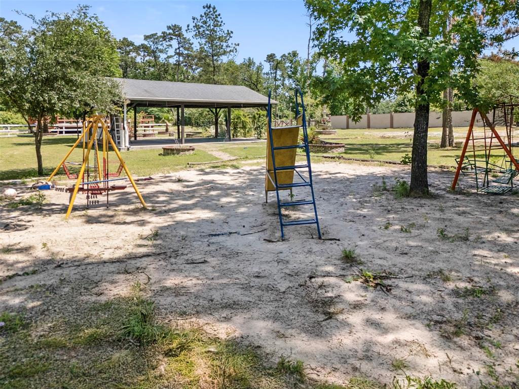 1302 Cherry Ln Ln, Crosby, Texas image 38