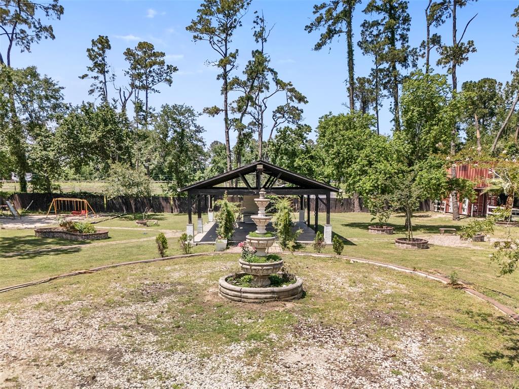 1302 Cherry Ln Ln, Crosby, Texas image 46