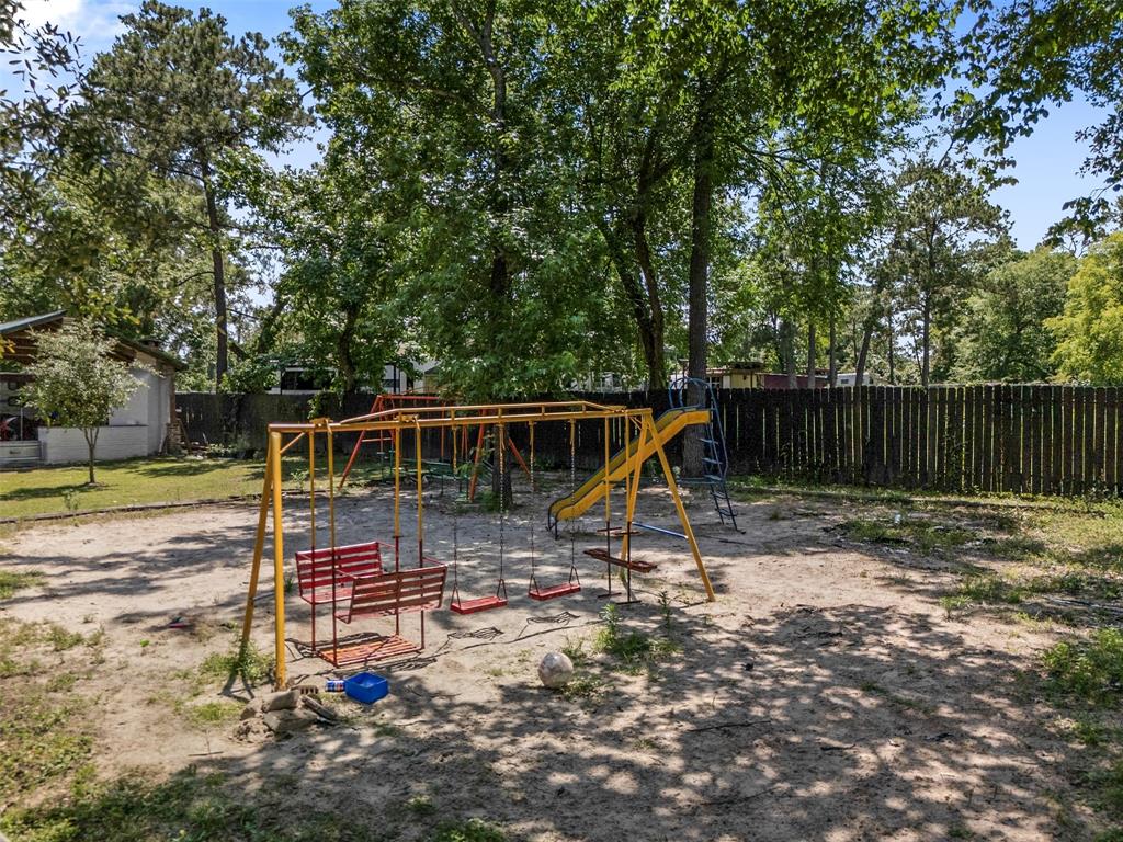 1302 Cherry Ln Ln, Crosby, Texas image 37
