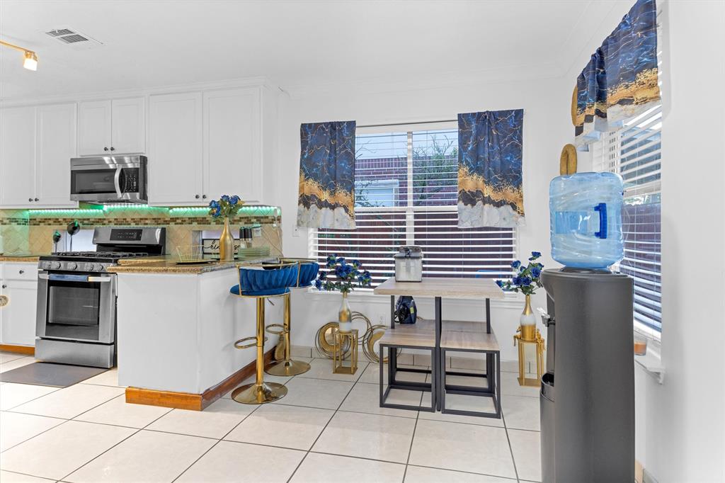 6014 Villa Hills Drive, Houston, Texas image 10