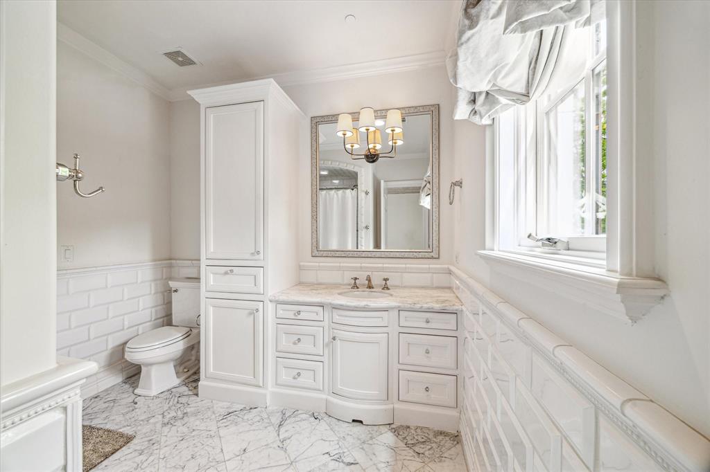4904 Laurel Street, Bellaire, Texas image 28