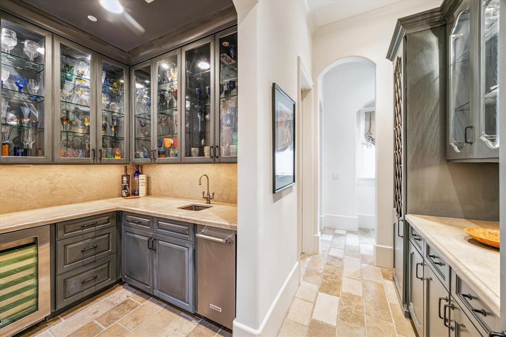 4904 Laurel Street, Bellaire, Texas image 7