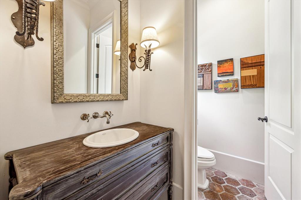 4904 Laurel Street, Bellaire, Texas image 12