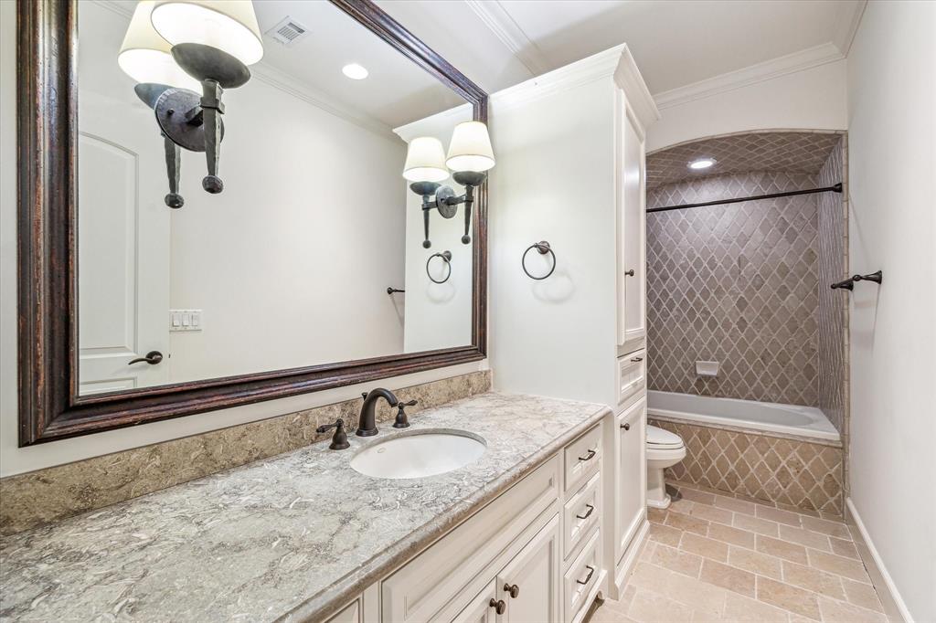 4904 Laurel Street, Bellaire, Texas image 30