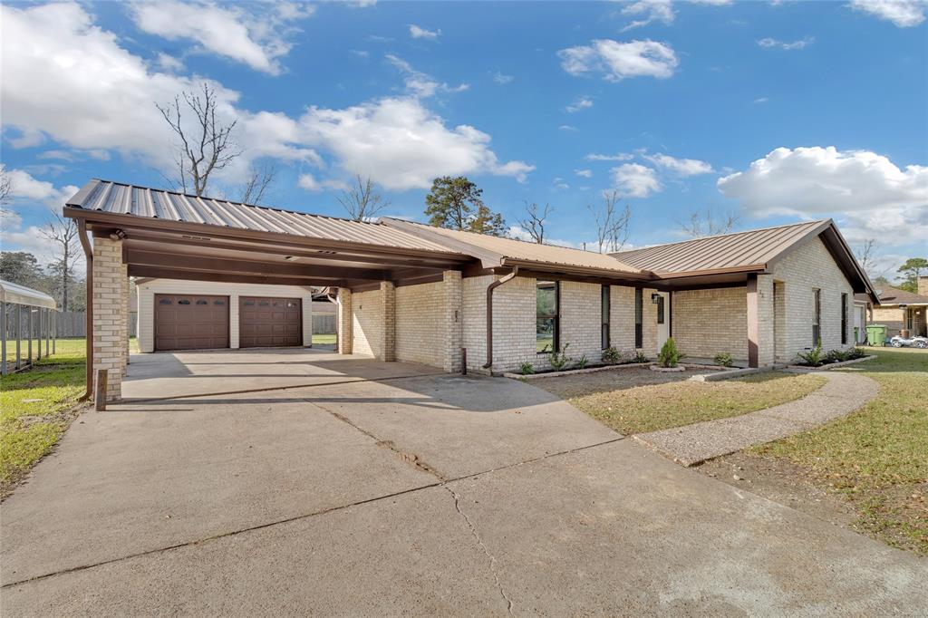 16 River Oaks Street, Dayton, Texas image 1