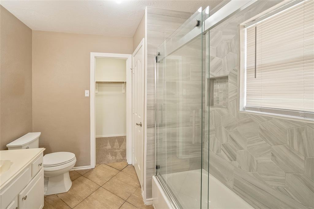 114 Summer Winds Drive, La Porte, Texas image 9