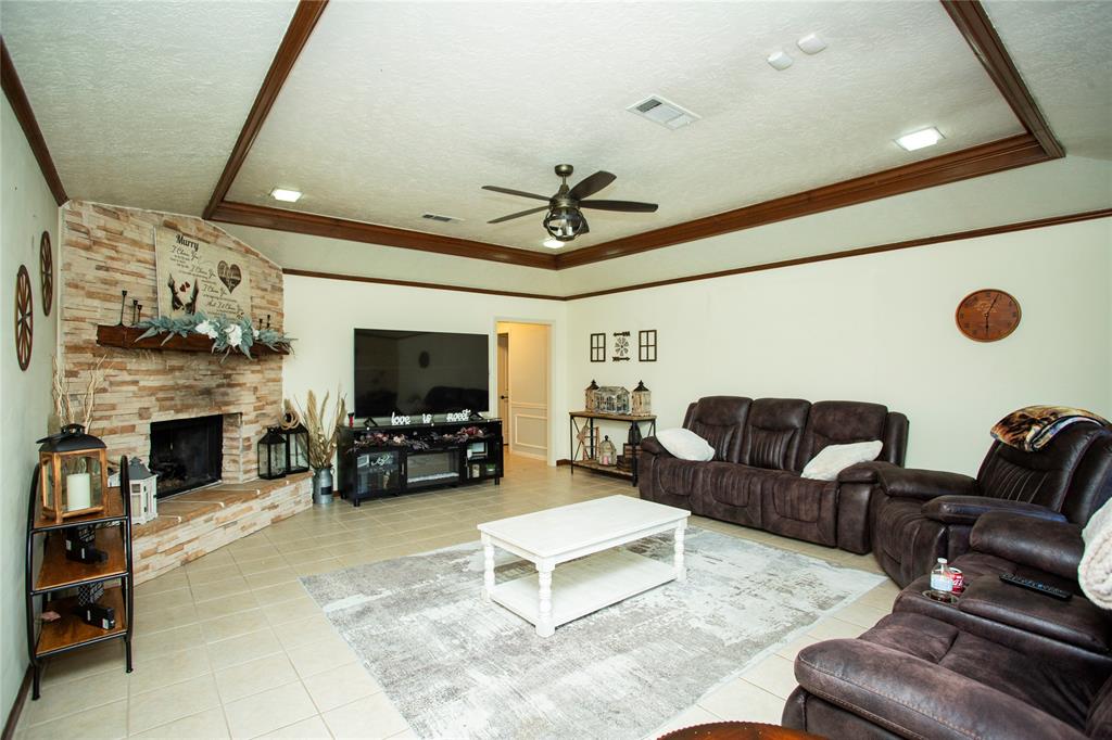 6955 Glen Willow Drive, Beaumont, Texas image 7