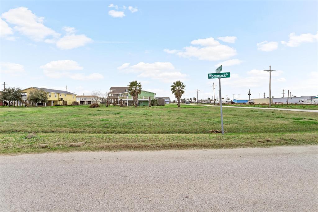 1354 Skyline Drive, Crystal Beach, Texas image 2