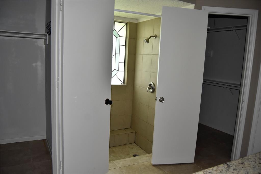 18318 Ella Boulevard, Spring, Texas image 12