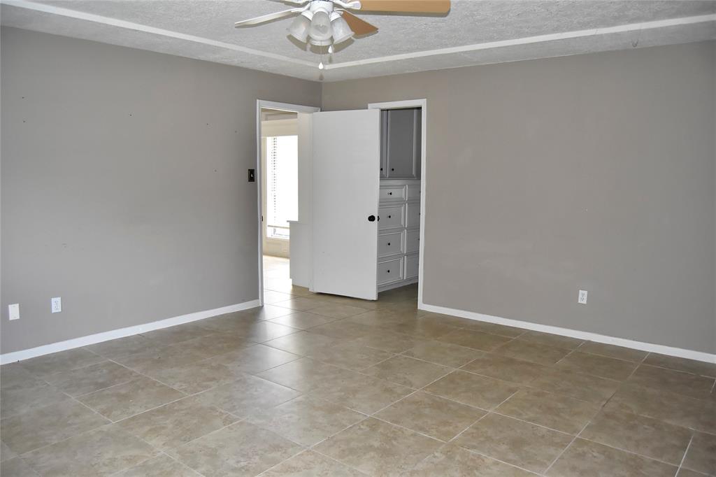 18318 Ella Boulevard, Spring, Texas image 9