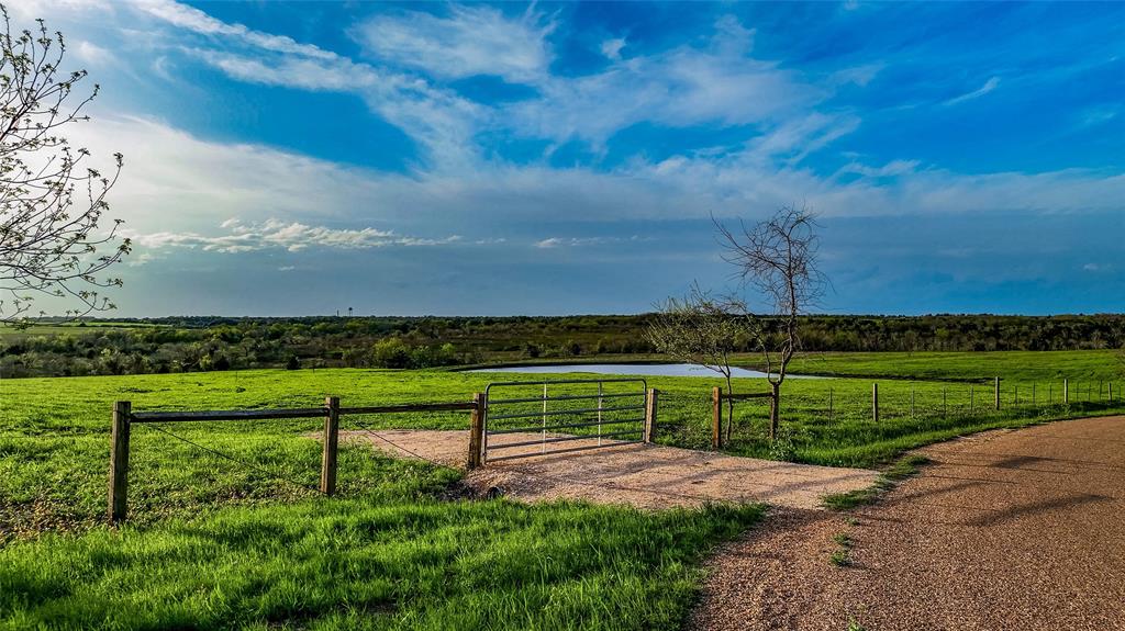 5914 Guettermann-ehler Road, Muldoon, Texas image 4