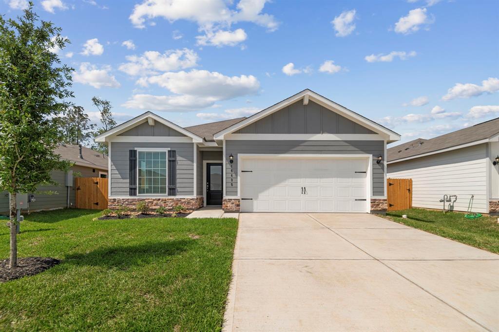 16449 Blossom Grove Drive, Conroe, Texas image 1