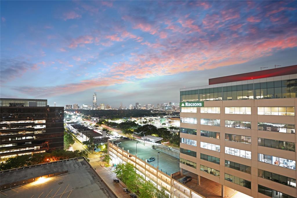 14 Greenway Plaza 15L