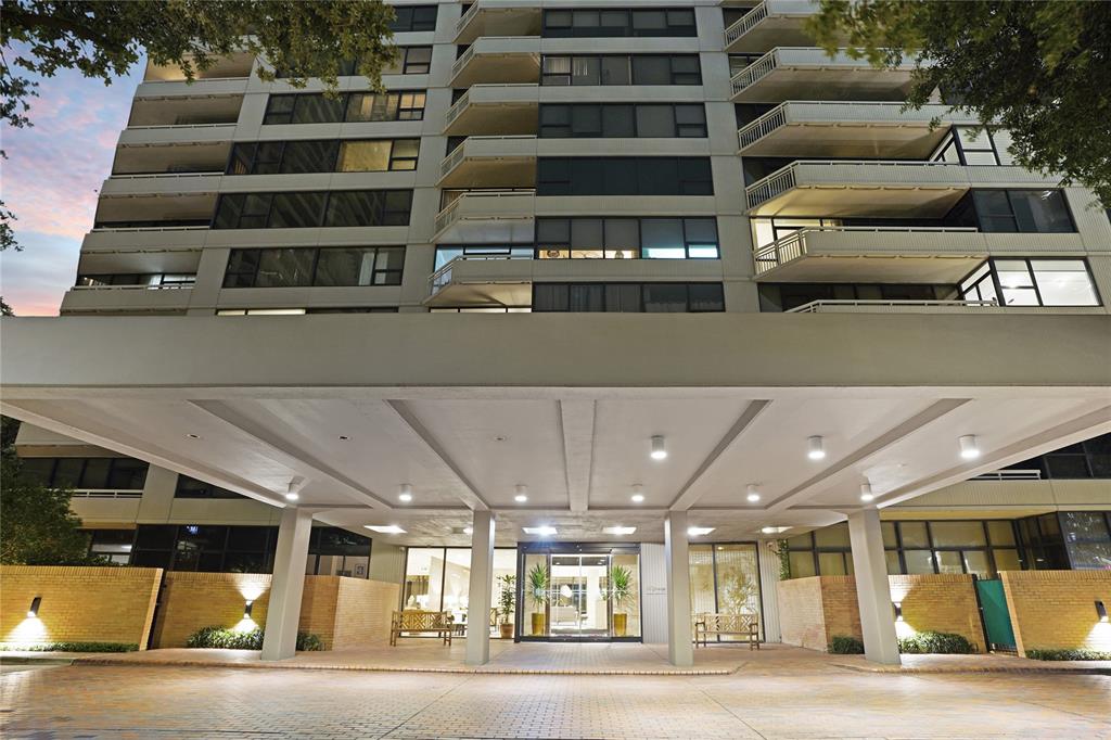 14 Greenway Plaza 15L