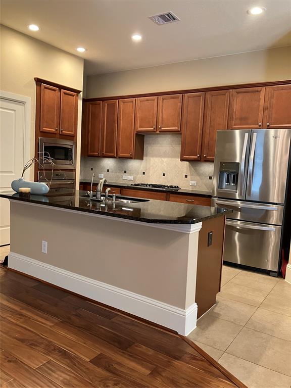 8603 Crescent Valley Lane, Humble, Texas image 10