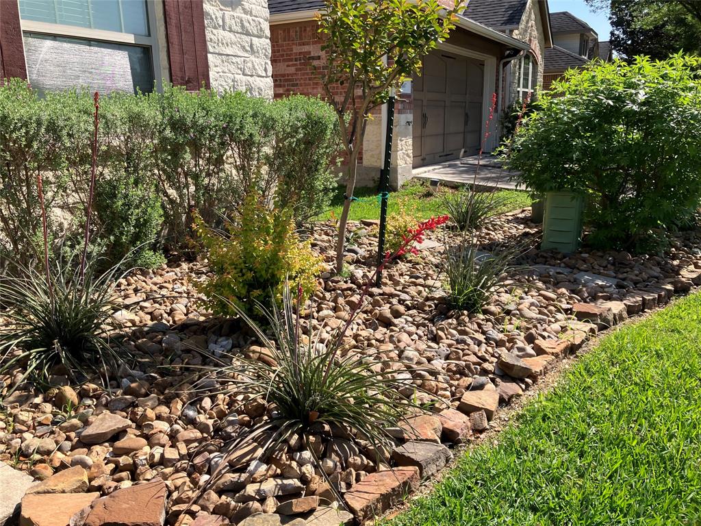 8603 Crescent Valley Lane, Humble, Texas image 2