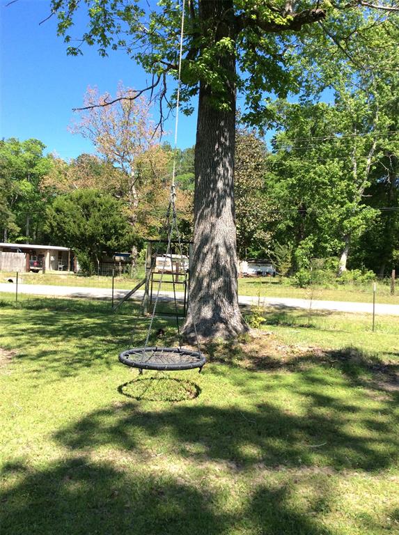 1821 E Beverly Dr Dr, Shepherd, Texas image 4