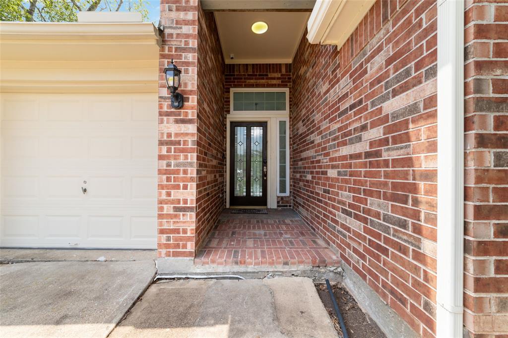 1635 Wild Rye Trail, Sugar Land, Texas image 3