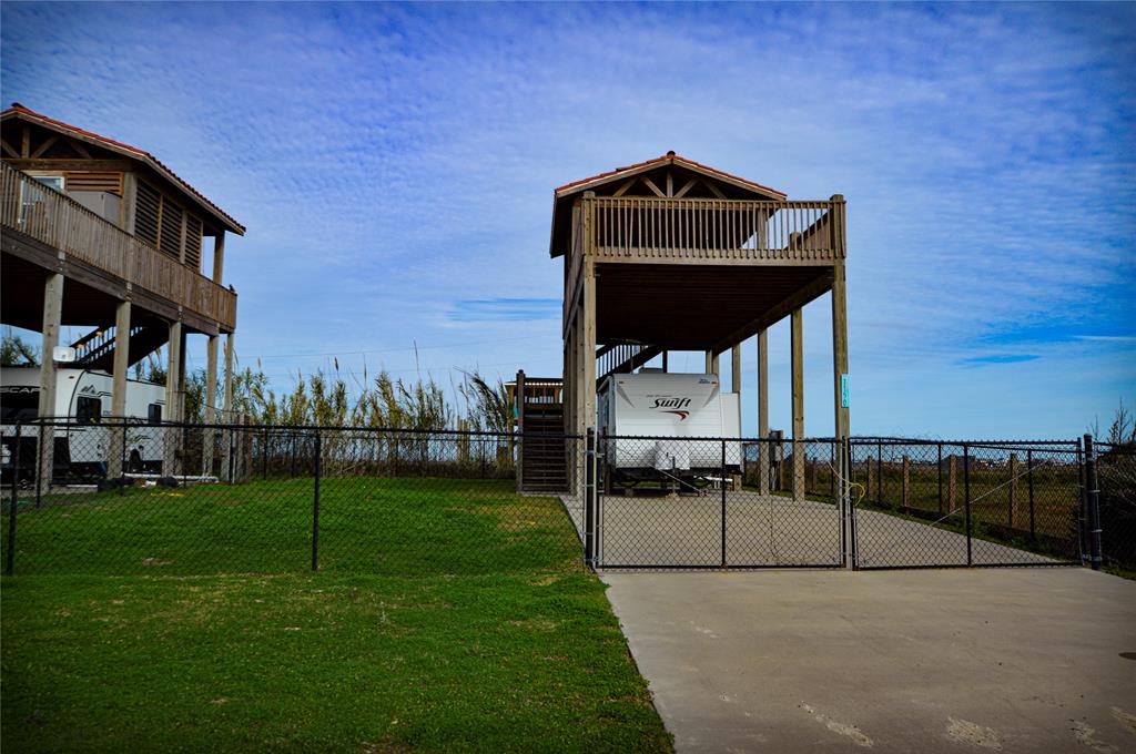 1150 Yacht Basin, Gilchrist, Texas image 4