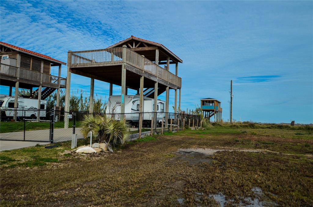 1150 Yacht Basin, Gilchrist, Texas image 3