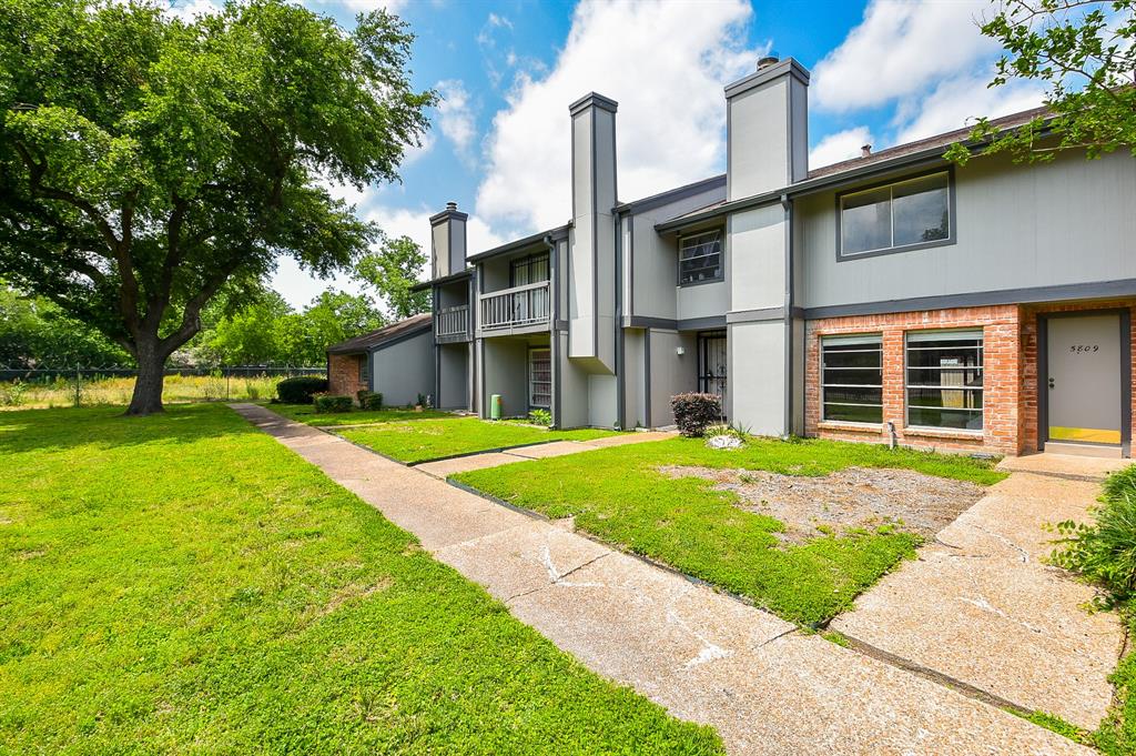 5809 Village Forest Court, Houston, Texas image 3