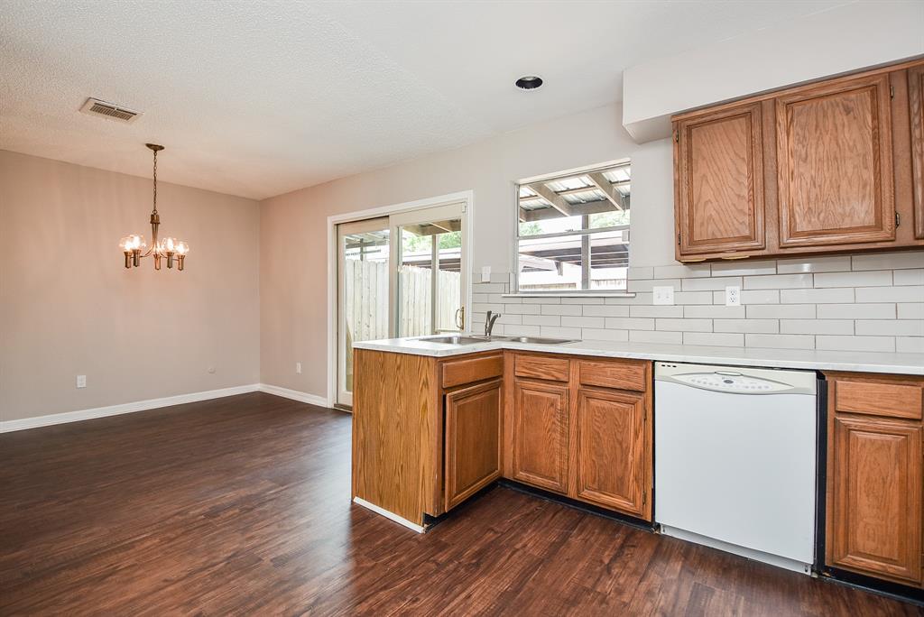 5809 Village Forest Court, Houston, Texas image 10