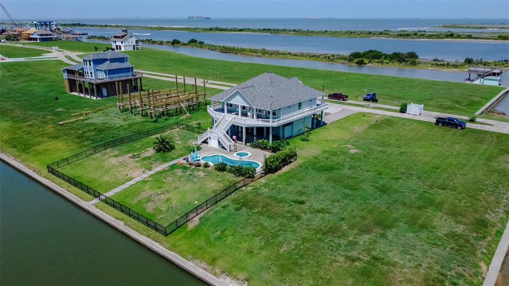 2108 Laguna Harbor Estate Boulevard, Port Bolivar, Texas image 2