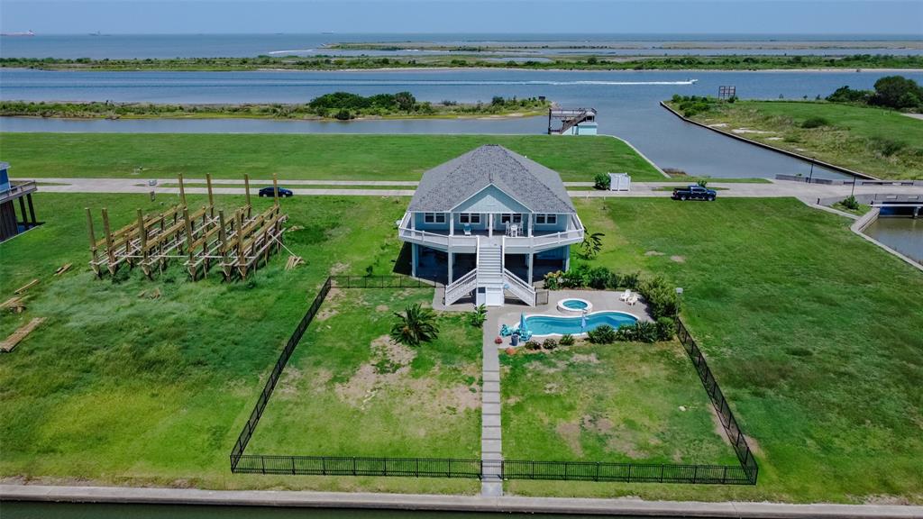 2108 Laguna Harbor Estate Boulevard, Port Bolivar, Texas image 4