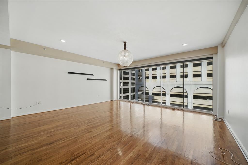 917 Main Street 1005