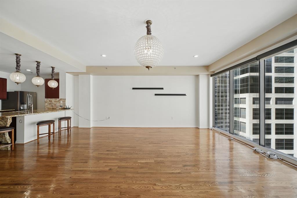 917 Main Street 1005