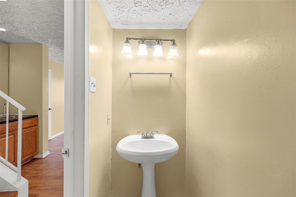 16603 Quail Briar Drive, Houston, Texas image 7