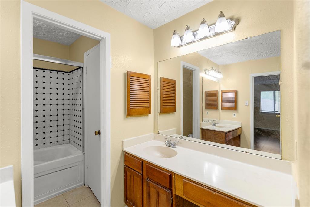 16603 Quail Briar Drive, Houston, Texas image 12