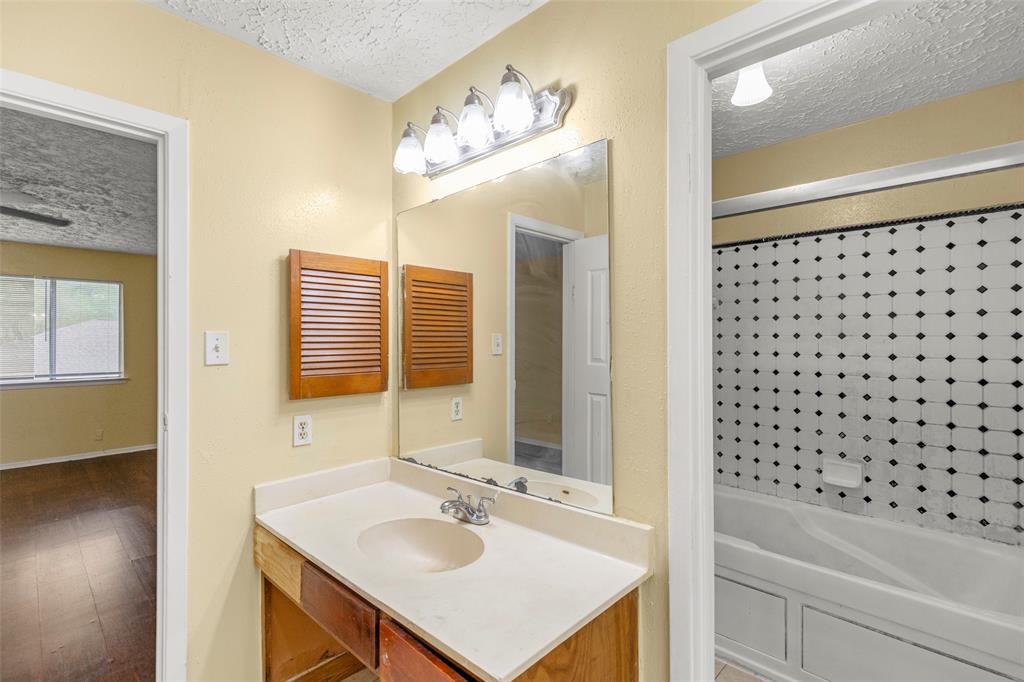 16603 Quail Briar Drive, Houston, Texas image 13