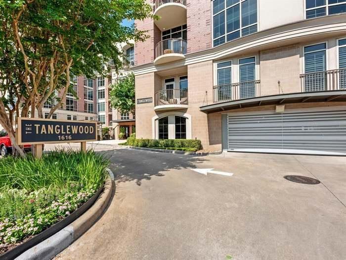 1616 Fountain View Drive #206, Houston, Texas image 2