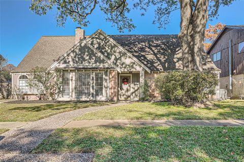 Single Family Residence in Houston TX 15531 Saint Cloud Drive.jpg
